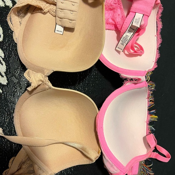 2 Victoria’s Secret Push Up Bras - Picture 2 of 2
